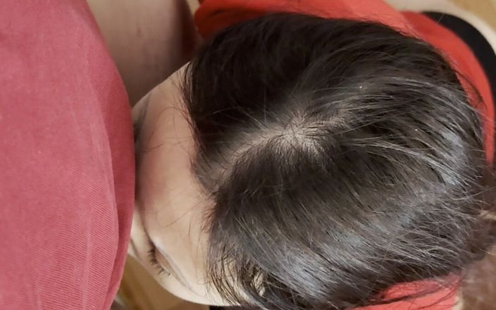 Lesbian-illusion: मेरी प्रेमी लड़की मेरी चूत चाटती है और एक ही समय में अपनी चूत में हस्तमैथुन करती है