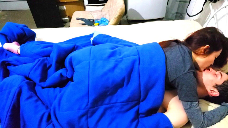 Kyle Smith: Cuplul amuzant care face sex sfârșește cu ejaculare înăuntru