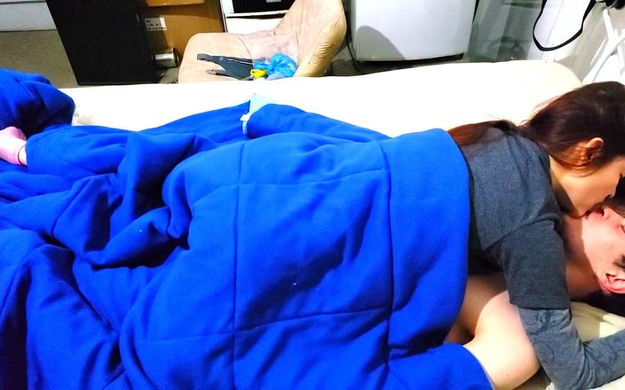 Kyle Smith: Cuplul amuzant care face sex sfârșește cu ejaculare înăuntru