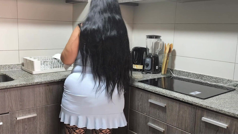 Riderqueen: Videos completos para fanáticos, milf grandota follada en la cocina