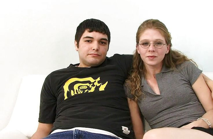 VOP Interracial: Getatoeëerde vrouw wordt geneukt door een grote zwarte pik