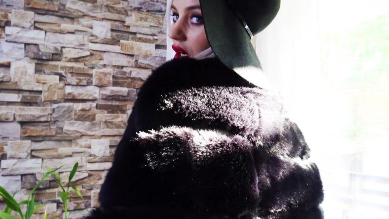 Goddess Celine: Fantasi pantyhose pembalik rumah