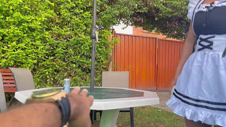 Jenifer Play: Pokojówka chce ssie kutasa szefa - Jeniferplay XXX Porno