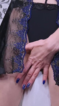 Finally She Takes All Bed Post Inside! Amazing Close up Gripping Pussy