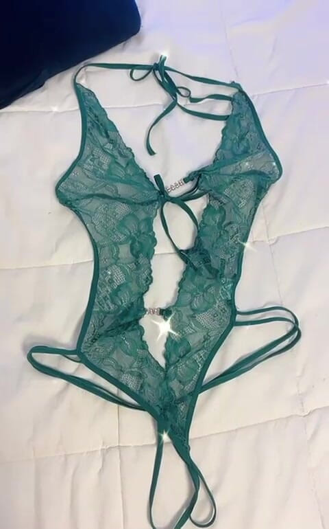 i_am_freya: 你家门口的内衣***星期五