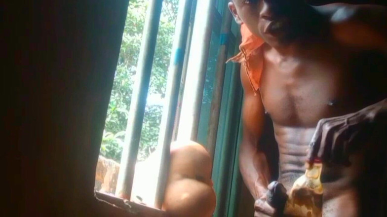 Bangcum8: Gran culo negro hace que el hombre se corra emotivo