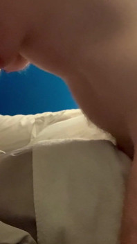 Cspot Трется И Стонет, Пока Скачет На Подушке