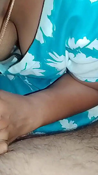 Menina Indiana Chupa O Pênis Do Marido E Ordenha