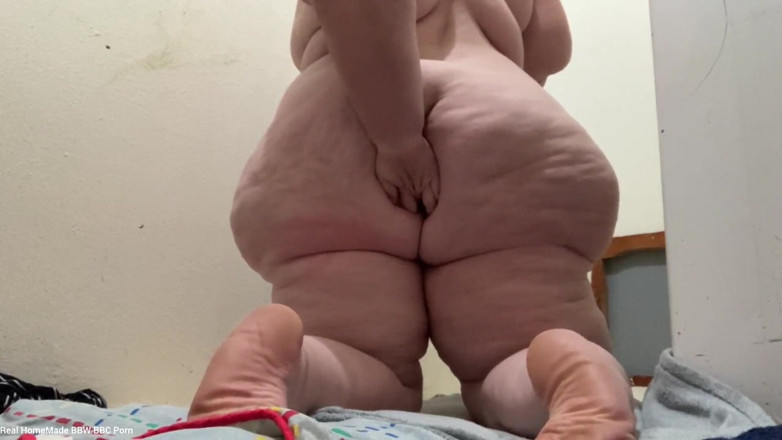 Head Queen's Head Boys: Bent Over Spreading Booty Butt Plug Deep in My Arsehole