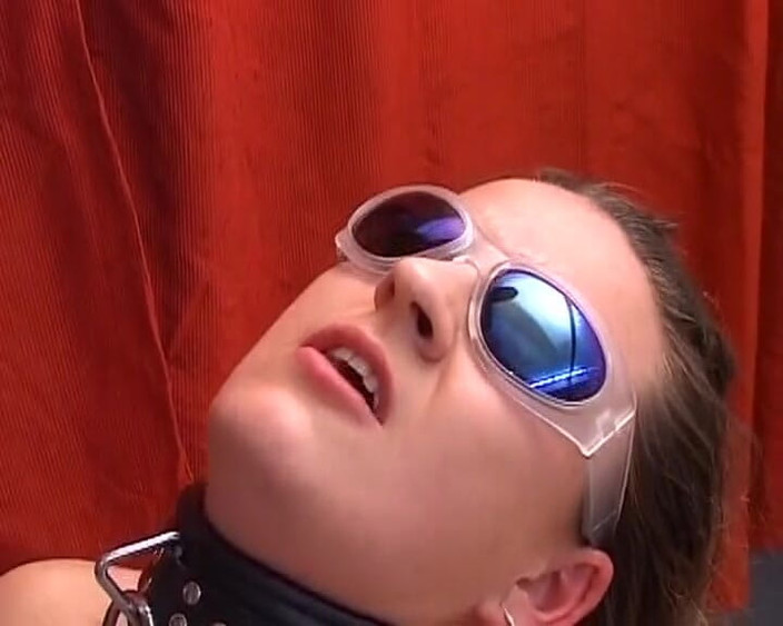 Deutsche Camgirls: Tetona amante de bdsm alemana puta follada por su maestro