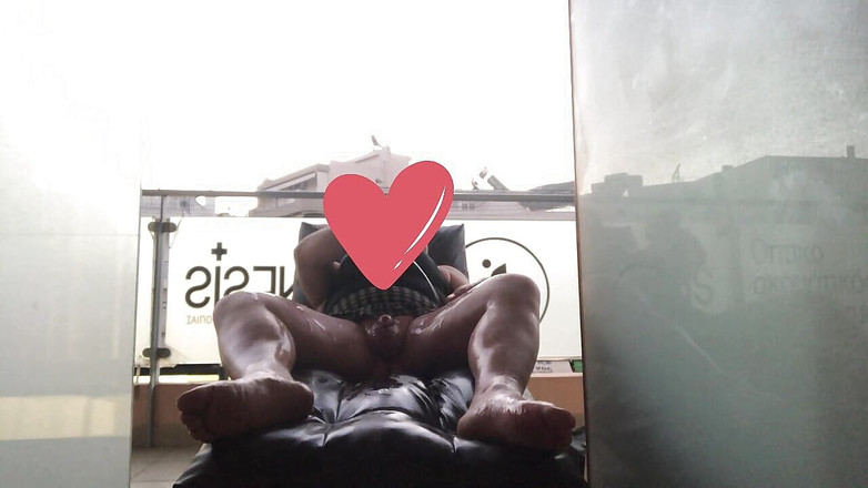 Elena andreou the best greek cross slut: Elena Andreou, bir Yunan haçı, çılgın kadın küçük kanepeyi balkonda çıkardı ve...