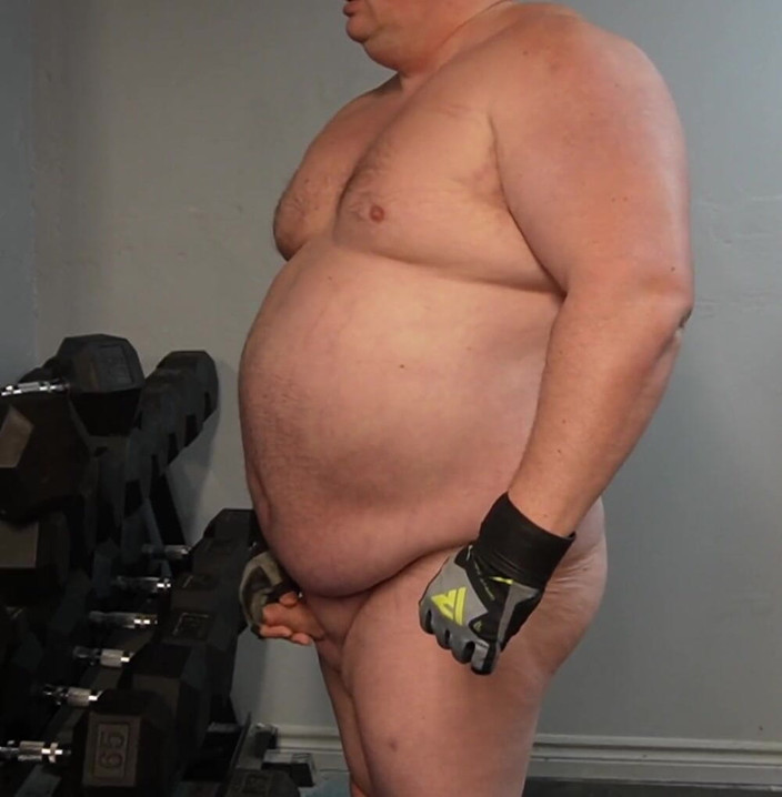 Beefy Brian: Kaslı tombul ayı spor yapıyor