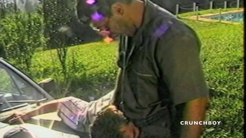 GAY VINTAGE PORN: Fucked outdoor by polica man