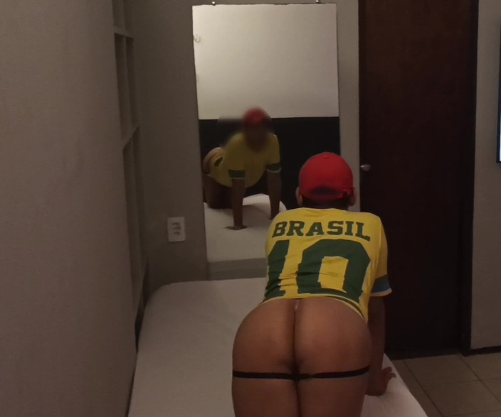 MiguellTrajano: Pantat cewek brasil ini dientot habis-habisan sama pria kuat