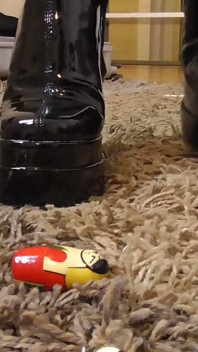 Zermalmende matryoshka-puppe!