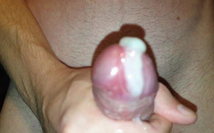 Arg B dick: Closeup of me Cumming with some Moaning I cant Hold...