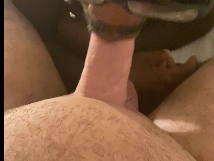 Candy Licker: Succhia il grosso cazzo di quest'uomo paffuto