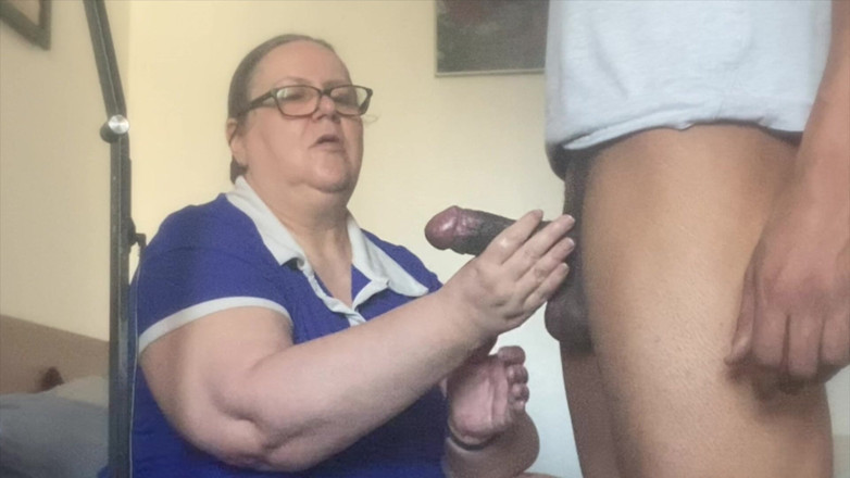 Daddykane: Mamie GILF pratique, edging, interracial pour une dose de sperme...