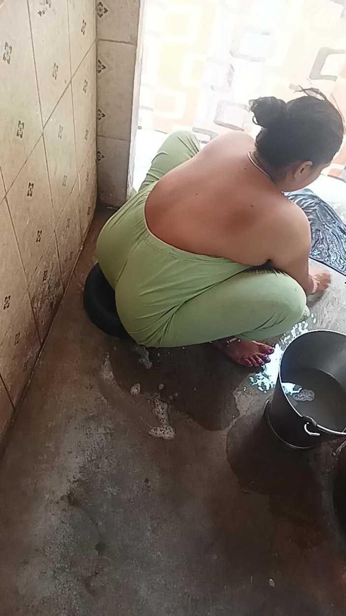 Desi_bhabhi121: Kakak ipar india lagi mandi bareng-bareng!