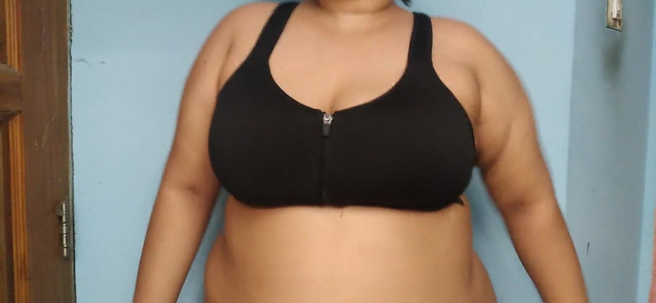 Aria Mia: Indická nadržená přítelkyně