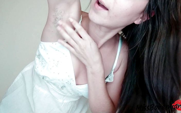 Miss Bohemian X: Worship my hairy armpits and i&amp;#039;ll let you cum over...