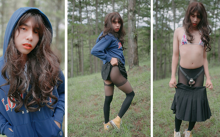 Ts Princess Rose: Une tapette asiatique en cage de chasteté et des collants...