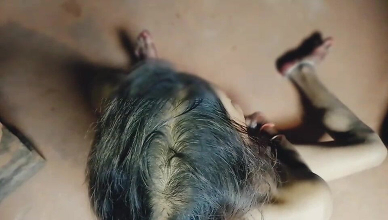 Deshi girl 9: Krásná žena relaxuje sama ve své ložnici