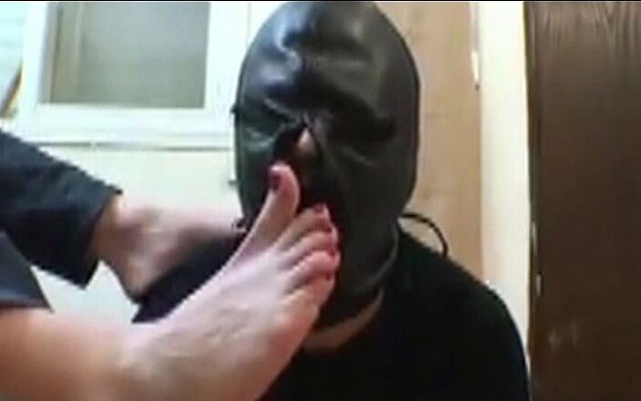 Master of porn: Ayaklarını kokliyorum