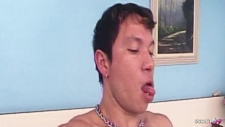 Shemale TS Collection: Ošklivá černá Shemale Karen Allen je ošukaná do zadku mezirasovými kluky