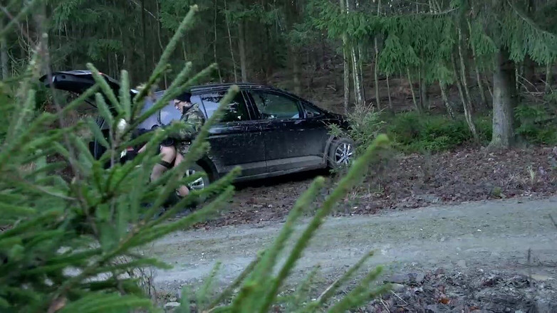 Deutschland porn: 无论他们在哪里，他们都做爱