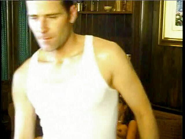 Cock Starving Teens: Remaja comel dengan tubuh seksi digerudi di sofa