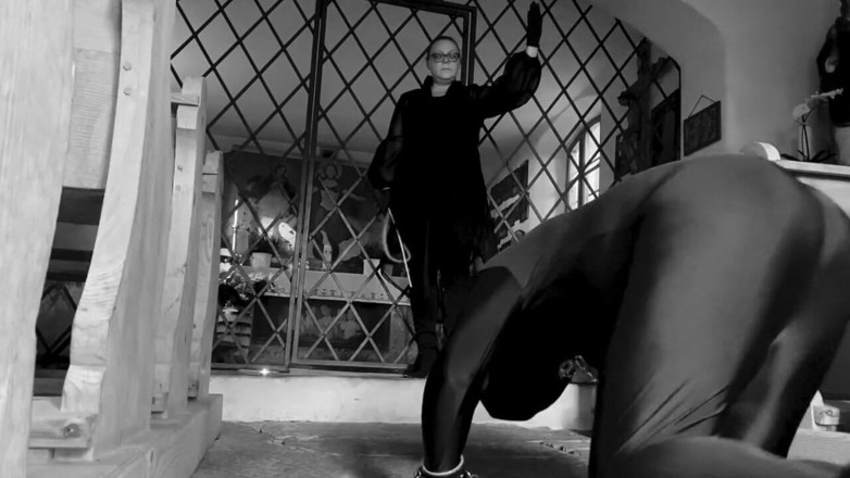 Mistress April: Dominatrix nyonya April - pengakuan
