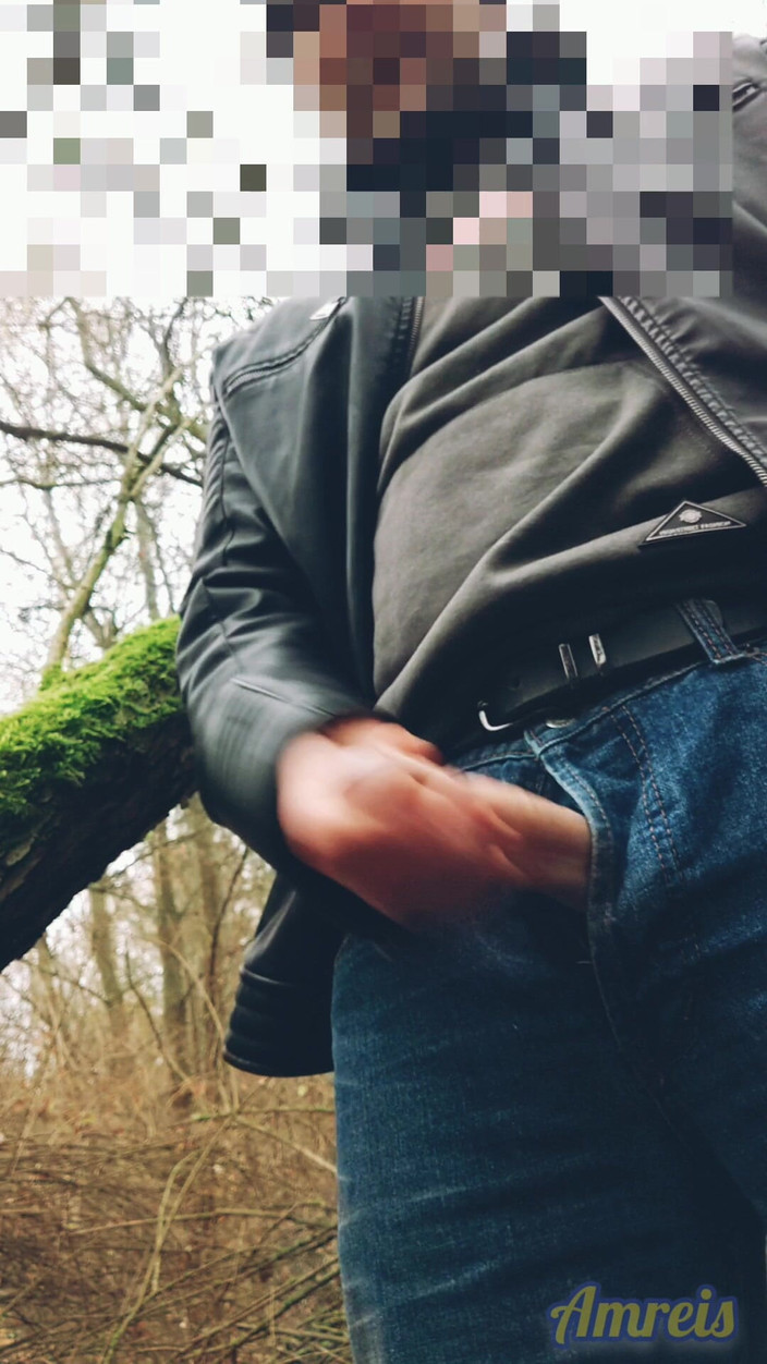 Amreis: Masturbace v lese v pozdním podzimu. Procházka se šťastným koncem.