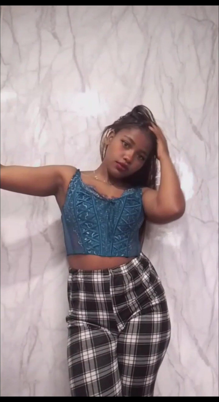 Minayi: Co czekasz, aby odwiedzić moją oficjalną stronę gorącej zawartości?