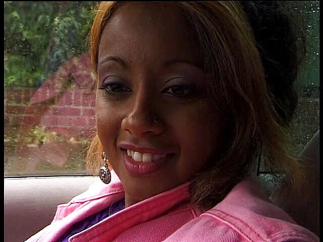 Lucky Cooch: 捡到有色头发的黑人给司机提供了一个很好的口交