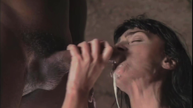 pornitaliangraffiti: Biała Wenus jeździ na dużym czarnym fiucie