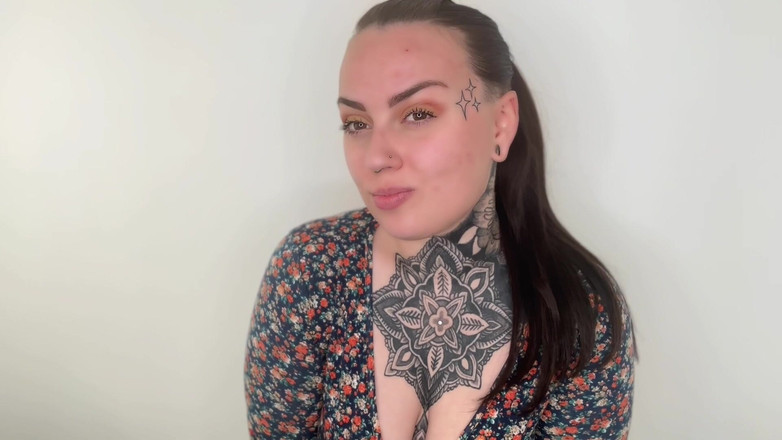 Miss Valentina: BBC対タイニー・ホワイト・コック