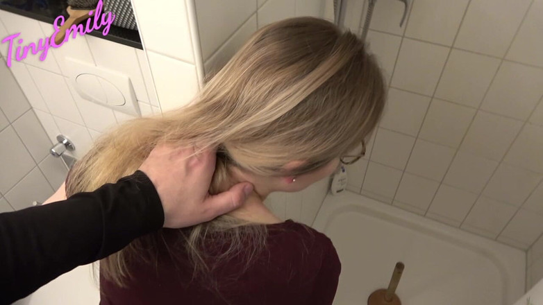 TinyEmily: 助けて、強い職人が必要なんだ!