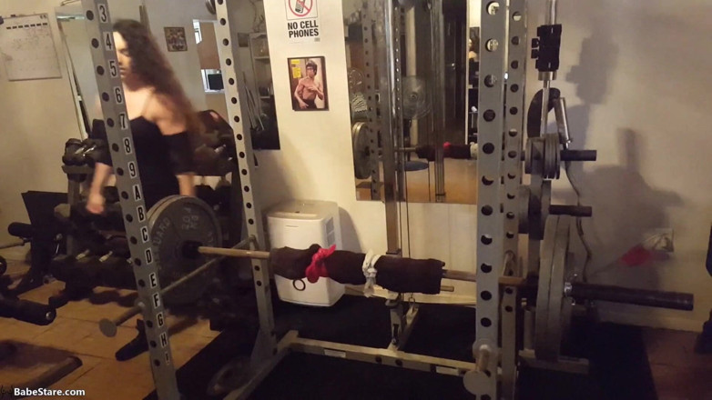Babe Stare: Tia shows off her sexy strength at the gym