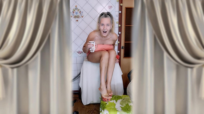 Lukerya: Lukerya, Femme Au Foyer Sexy Dans La Cuisine