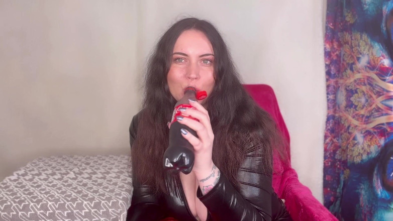 MissFFW: Miss Ffw disfruta de una bebida fizzy y eructar