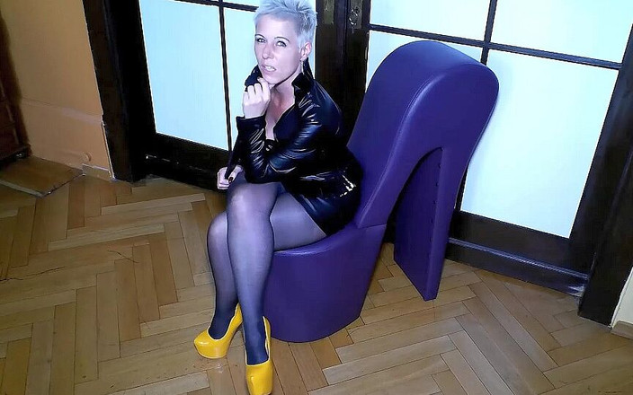 Melissa Deluxe: O escravo vazou! Se ele me leva ao orgasmo