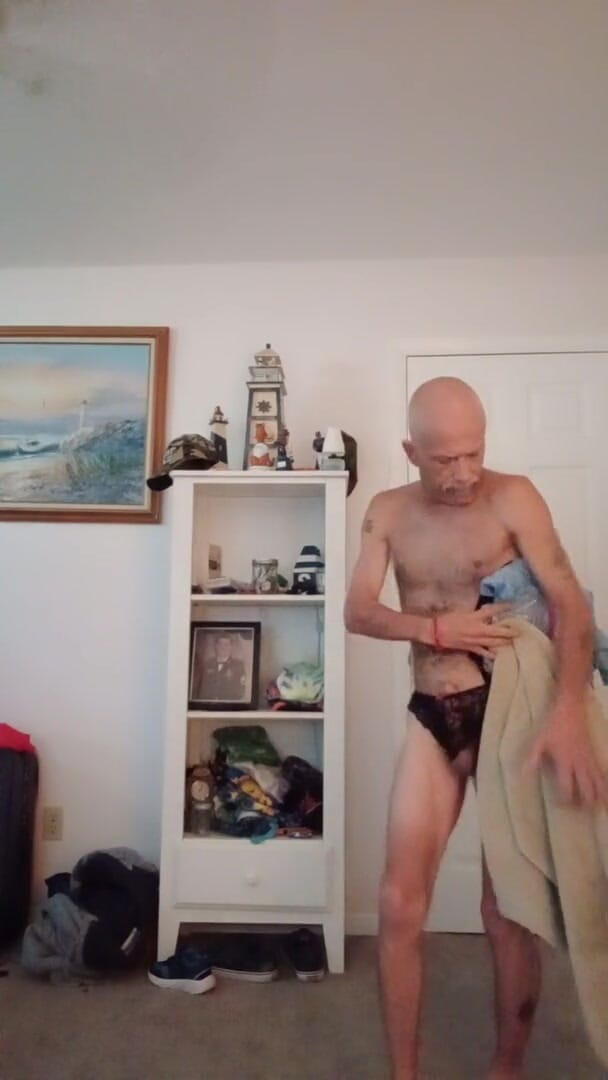 Let's watch: Lotion up and playing - solo