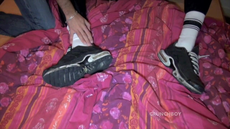 Sneaker gay: Alex submissed to feet and sneakers of scaly lad