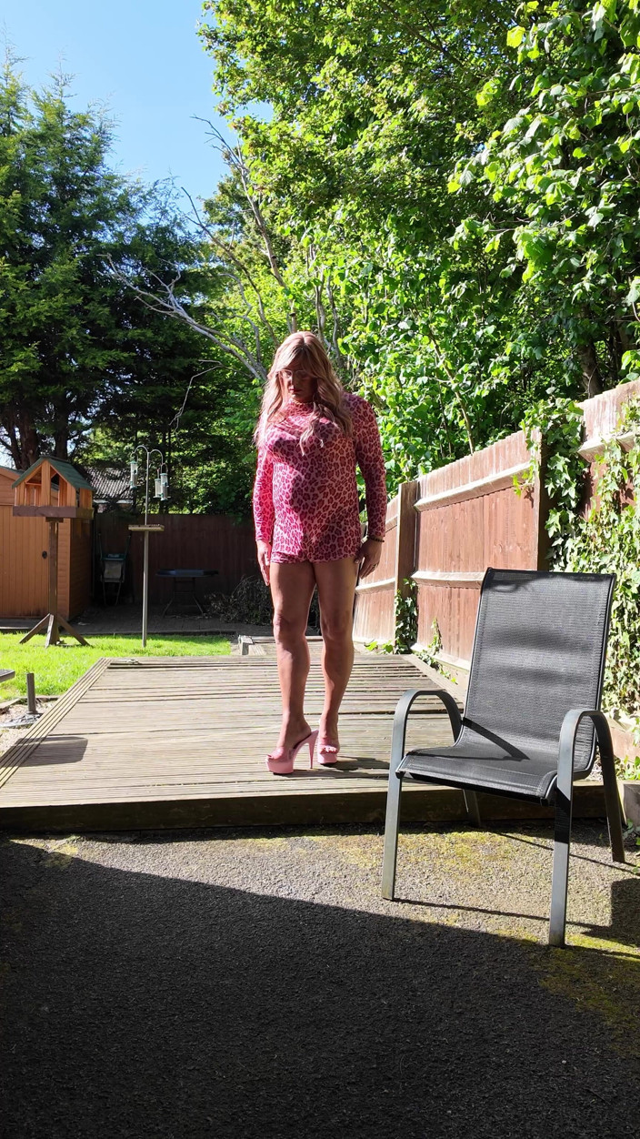 Kelly CD 2022: Crossdressing Kellycd2022 in Pink Outfit and Heels