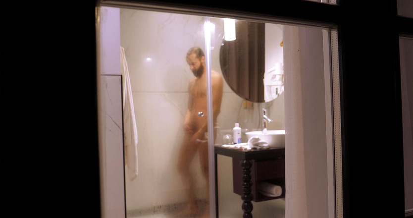 Jerking studs: 一个洗澡的家伙