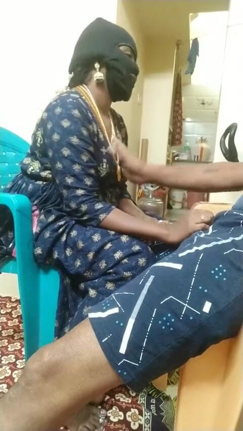 Saranya: Indian wife cheating neighbour boy with audio