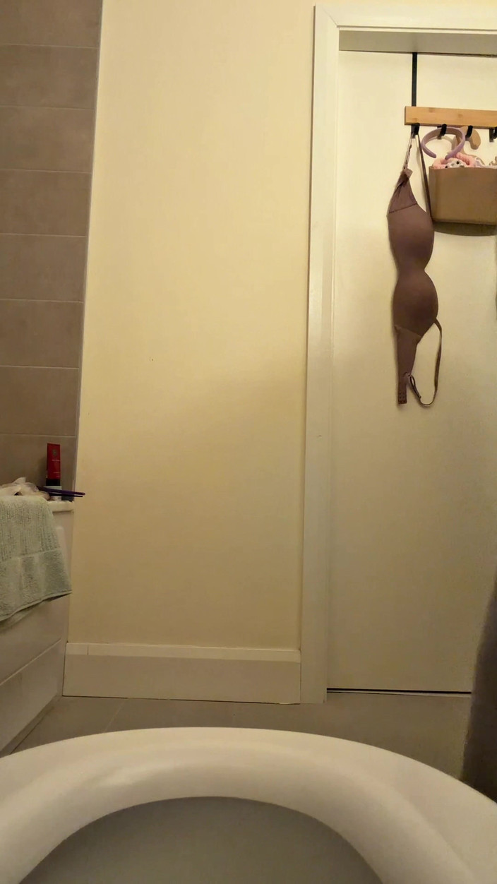 Emma Voyeur: POV hårig smutsig fitta kissa kollektion