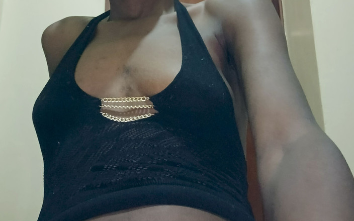 Briita: Збочені та неслухняні оргазми з ділдо глибоко в моїй пизді.