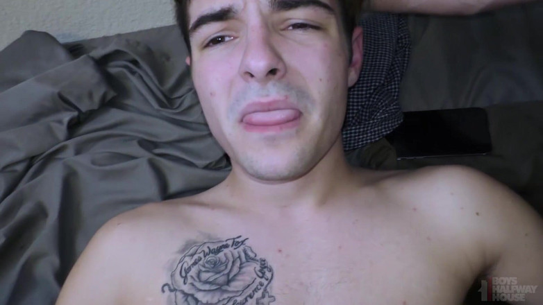 Boys half-way house: Teen bắt nạt được gì do